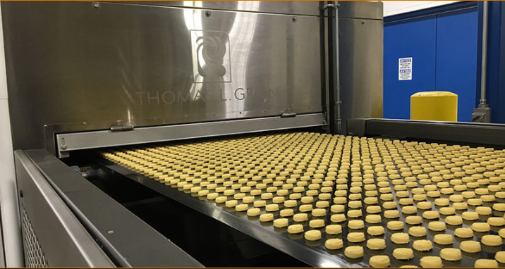 auxiliary heating IR emitter for restaurant oven